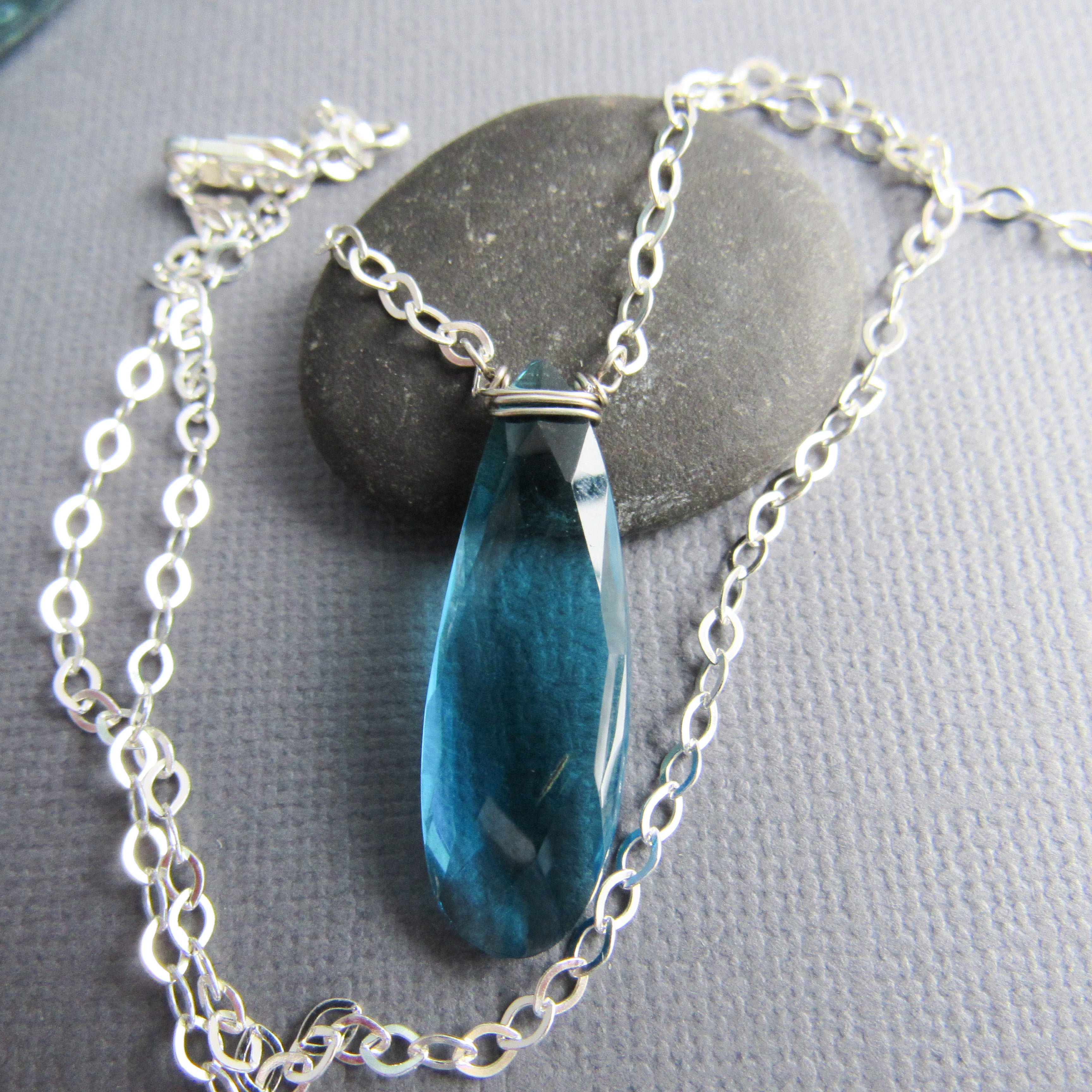 Healing Natural Blue Kyanite Stone Necklaces For Women Irregular Wand Rock  Mineral Blue Quartz Crystal Pendant Pendulum Choker - Necklace - AliExpress